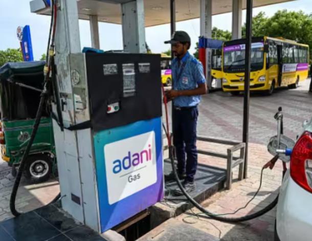 <p><span style="color: rgb(224, 62, 45);" data-mce-style="color: rgb(224, 62, 45);"><strong>એપ્રિલ ફૂલ નહીં પણ મોંઘવારીનો અસલી ડોઝ :</strong></span> CNG હવે મોંઘોદાટ! અદાણીએ પ્રતિ કિલોએ ₹1.50 વધાર્યા... </p>