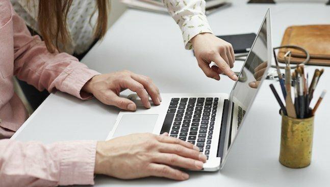 <p>માત્ર ડિગ્રી પૂરતી નથી, કરિયરમાં 'ઇન્ટર્નશિપ' છે ગેમ ચેન્જર....<strong><span style="color: rgb(224, 62, 45);" data-mce-style="color: rgb(224, 62, 45);">જાણો કેમ દરેક વિદ્યાર્થી માટે તે અનિવાર્ય છે?</span></strong></p>