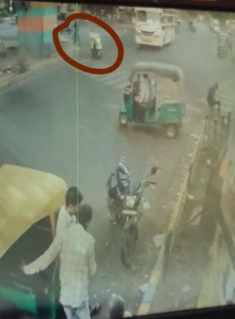 <p><span style="color: rgb(224, 62, 45);" data-mce-style="color: rgb(224, 62, 45);"><strong>સાથે દૂધ લેવા ગયા ને કાયમ માટે સાથ છૂટી ગયો : </strong></span>સુરતના પર્વત પાટિયા પાસે  MPની ST બસે બે વૃદ્ધ મિત્રોને અડફેટે લીધાં, <strong>એકનું મોત...</strong></p>