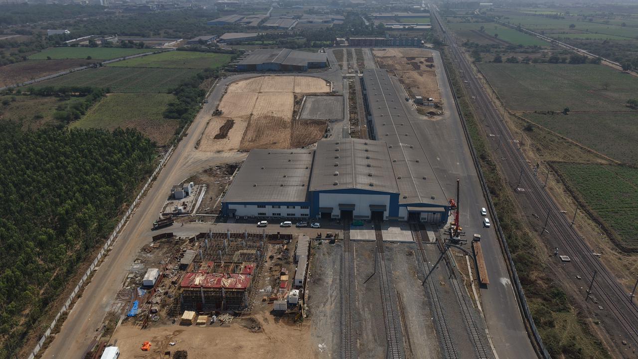 <p><span style="color: rgb(224, 62, 45);" data-mce-style="color: rgb(224, 62, 45);"><strong>બુલેટ ટ્રેન પ્રોજેક્ટમાં સુરતનું વર્ચસ્વ :</strong></span> 27 હેક્ટરમાં ફેલાયેલા રોલિંગ સ્ટોક ડેપોની કામગીરી હવે પૂરજોશમાં...</p>