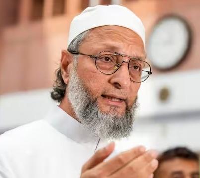 <p>ઓવૈસીના UCC પર આકરા પ્રહાર: <span style="color: rgb(224, 62, 45);" data-mce-style="color: rgb(224, 62, 45);"><strong>'આદિવાસીઓ બાકાત હોય તો સમાન કાયદો કેવી રીતે?',</strong></span> લીવ-ઈન રિલેશનશિપ મુદ્દે RSS-BJP ને ઘેર્યા!</p>