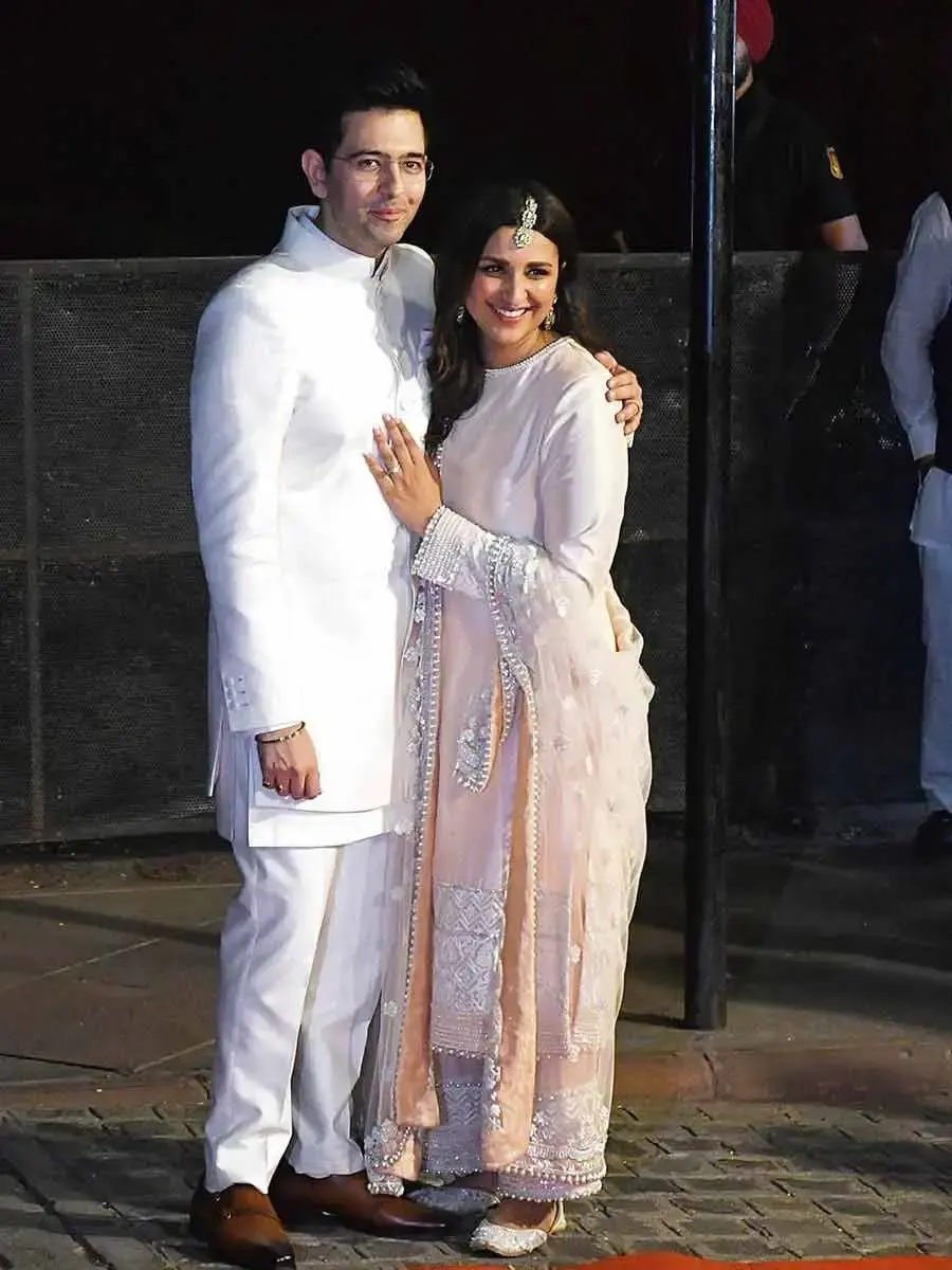 <p><span style="color: rgb(224, 62, 45);" data-mce-style="color: rgb(224, 62, 45);"><strong>પ્રેગ્નન્સી અને બાળકોની દેખરેખ પર પરિણીતિનો નવો શો, પતિ</strong></span> રાઘવે એવું તો શું કહ્યું કે પ્રોમો વાયરલ થઈ ગયો?</p>