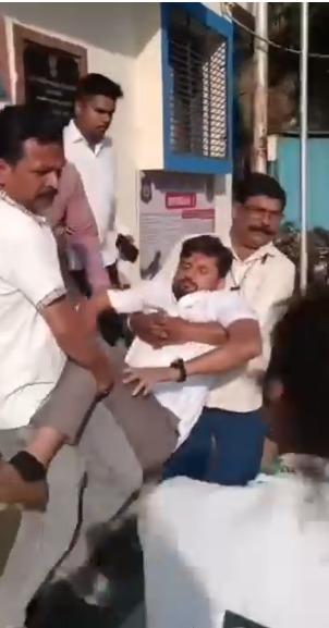 <p><span style="color: rgb(224, 62, 45);" data-mce-style="color: rgb(224, 62, 45);"><strong>સુરતમાં ચૂંટણી પહેલા જ ગરમાવો :</strong></span> AI વીડિયો કાંડમાં પૂછપરછ દરમિયાન 'આપ'ના ઉમેદવાર પોલીસ મથકે જ થયાં બેભાન, <strong>તબિયત લથડતા હોસ્પિટલ ખસેડાયા</strong></p>