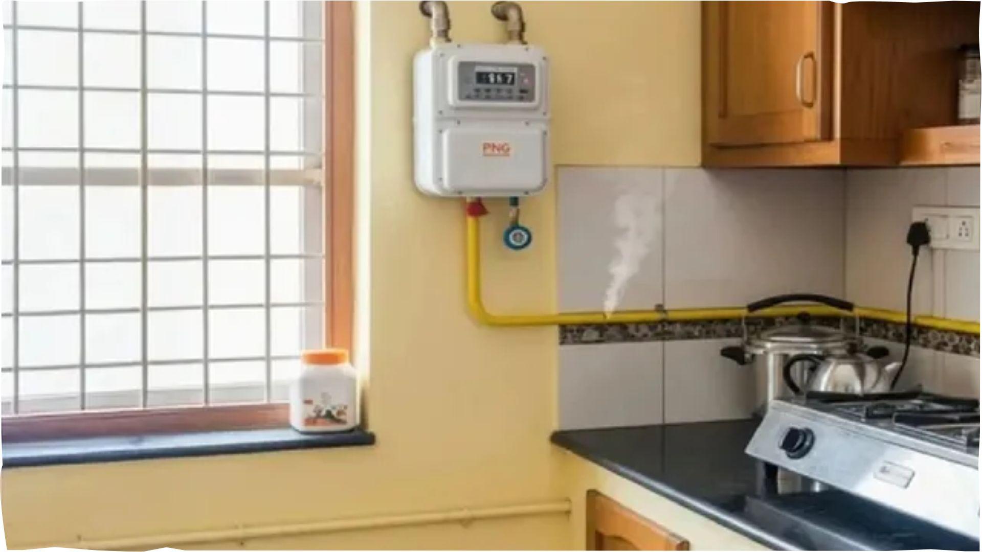 <p><span style="color: rgb(224, 62, 45);" data-mce-style="color: rgb(224, 62, 45);">PNG કનેક્શનમાં જબરદસ્ત વધારો</span>, એક મહિનામાં જોડાયા 8 લાખ નવા ઉપભોક્તા</p>