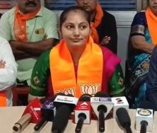 <p><span style="color: rgb(224, 62, 45);"><strong>ભાવનગરના રાજકારણમાં ગરમાવો : </strong></span>કોંગ્રેસમાં જોડાયાના માત્ર ગણતરીના કલાકોમાં જ પૂર્વ મહિલા કોર્પોરેટરની ભાજપમાં &lsquo;ઘરવાપસી&rsquo;, <strong>કોંગ્રેસની ખુશી માત્ર થોડો સમય ટકી...</strong></p>