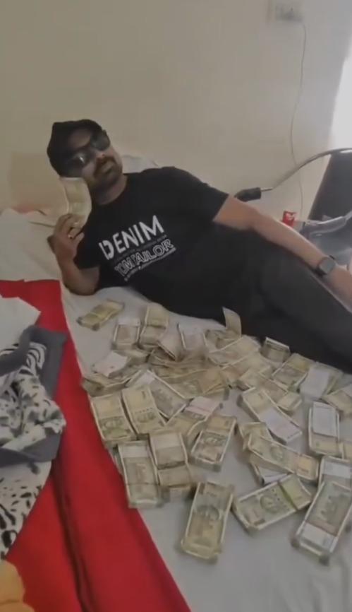 <p><span style="color: rgb(224, 62, 45);" data-mce-style="color: rgb(224, 62, 45);"><strong>મેડિકલ માફિયા? </strong></span>કાનપુર અને મેરઠના કિડની કાંડમાં ડૉક્ટરોની ત્રિપુટીના નામ ઉછળ્યા</p>