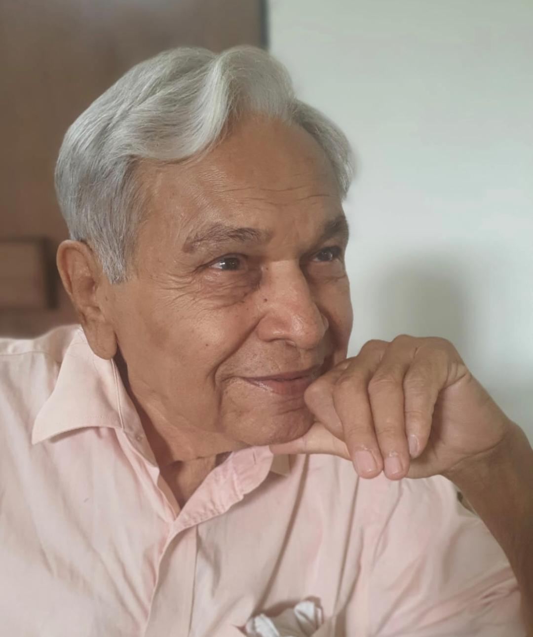 <p><span style="color: rgb(224, 62, 45);" data-mce-style="color: rgb(224, 62, 45);"><strong>શોકતુર મનોરંજન જગત:</strong></span> 'તારક મહેતા કા ઉલ્ટા ચશ્મા' ફેમ એક્ટ્રેસ 'દયા' અને ભાઈ 'સુંદર'ના પિતા તથા દિગ્ગજ નાટ્યકાર <strong>ભીમ વાકાણી</strong>નું નિધન...</p>