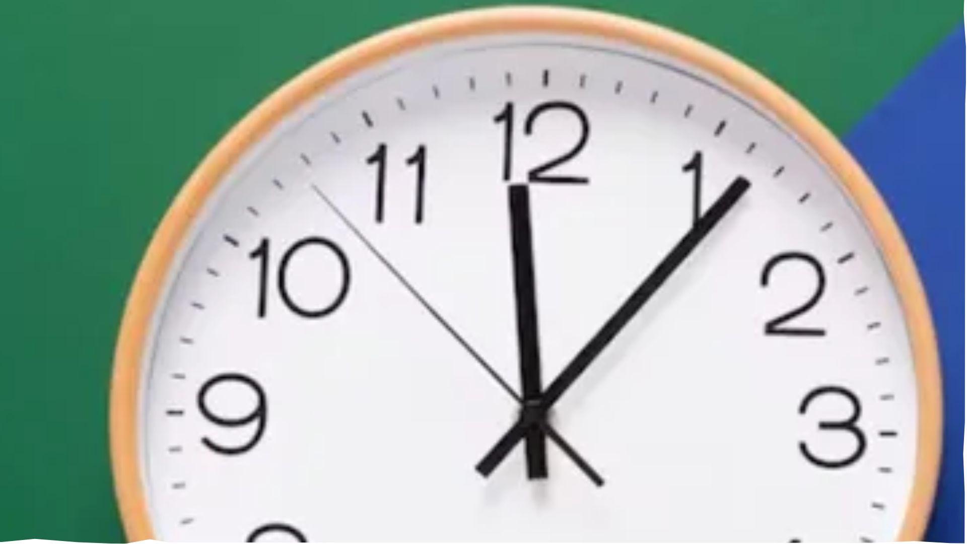 <p><span style="color: rgb(224, 62, 45);" data-mce-style="color: rgb(224, 62, 45);">ઘડીયાળ યોગ્ય દિશામાં લગાવો, </span>ખુલી જશે તરક્કીના રસ્તા! ફેંગશુઈની આ ટિપ્સ અપનાવો</p>