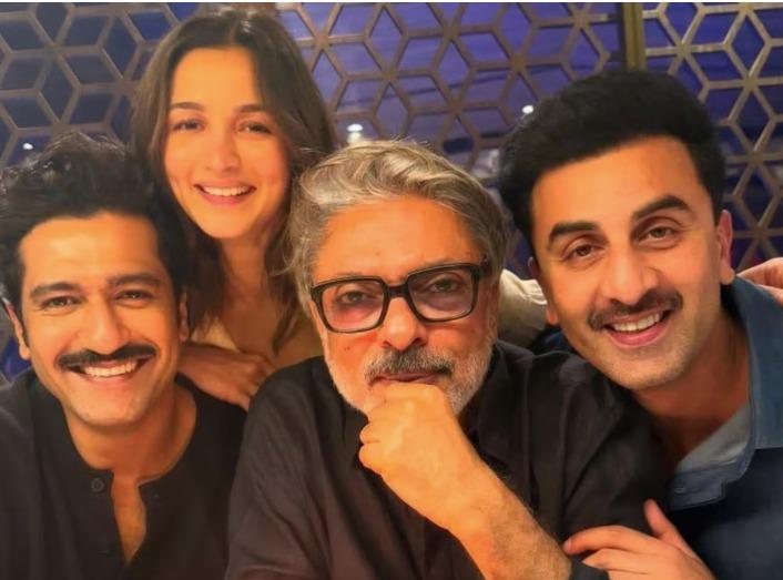 <p><span style="color: rgb(224, 62, 45);" data-mce-style="color: rgb(224, 62, 45);"><strong>માત્ર ભવ્યતા જ નહીં, સિક્રસી પણ હાઈ-લેવલ: </strong></span>સંજય લીલા ભણસાલીએ ટીમ પાસે સાઈન કરાવ્યા સખત સિક્રેટ એગ્રીમેન્ટ</p>