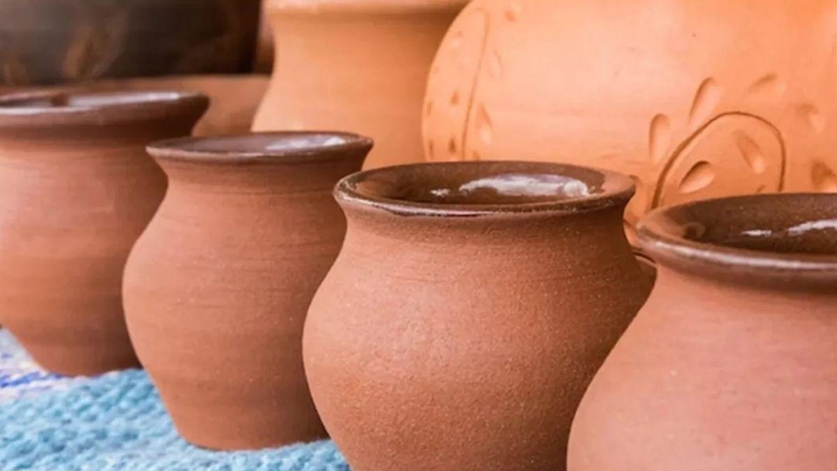 <p><span style="color: rgb(224, 62, 45);" data-mce-style="color: rgb(224, 62, 45);"><strong>આ વાત જાણી લેજો નહીં તો પસ્તાશો! </strong></span>ઉનાળામાં માટલાનું પાણી પીતા પહેલા આટલું જાણી લો, <strong>નહીં તો ફાયદાને બદલે થશે નુકસાન...</strong></p>