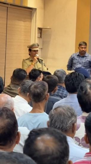 <p><span style="color: rgb(224, 62, 45);" data-mce-style="color: rgb(224, 62, 45);"><strong>સુરત પોલીસનો ‘સંવાદ સેતુ’:</strong></span> ટેક્સટાઇલ માર્કેટમાં છેતરપિંડી કરનારા તત્વો સામે લાલ આંખ, <strong>બે જ દિવસમાં 16 ગુના દાખલ</strong></p>