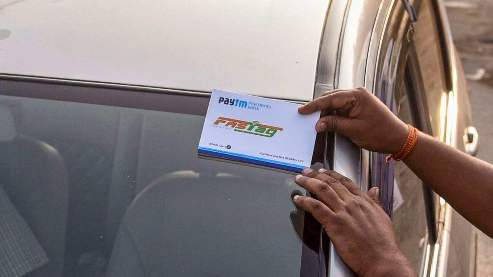 <p><span style="color: rgb(224, 62, 45);" data-mce-style="color: rgb(224, 62, 45);"><strong>હાઈવે પર આજથી ‘કેશલેસ’ સિસ્ટમ:</strong></span> ફાસ્ટ ટેગ વગર 25% મોંઘો પડશે ટોલ ટેક્સ</p>