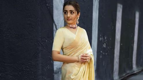 <p><span style="color: rgb(224, 62, 45);" data-mce-style="color: rgb(224, 62, 45);"><strong>42 વર્ષે પણ સુંદરતા અકબંધ: </strong></span>વિવાદો અને સુપરસ્ટાર સાથેના અફેર બાદ પણ આ એક્ટ્રેસ છે લાખોના દિલની ધડકન</p>