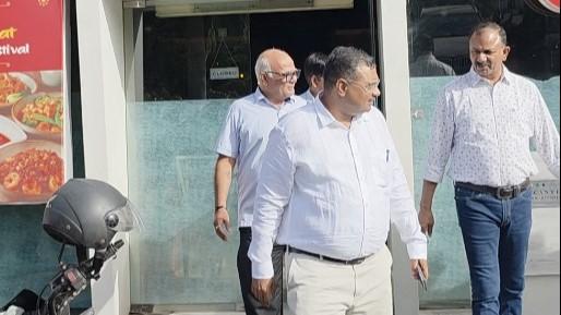 <p><span style="color: rgb(224, 62, 45);" data-mce-style="color: rgb(224, 62, 45);"><strong>સુરતીઓના આરોગ્ય સાથે રમત કરનારા સાવધાન!</strong></span> પનીરના નામે કંઈક બીજું જ તો નથી પીરસાઈ રહ્યું ને? SOGનું મોટું ઓપરેશન</p>